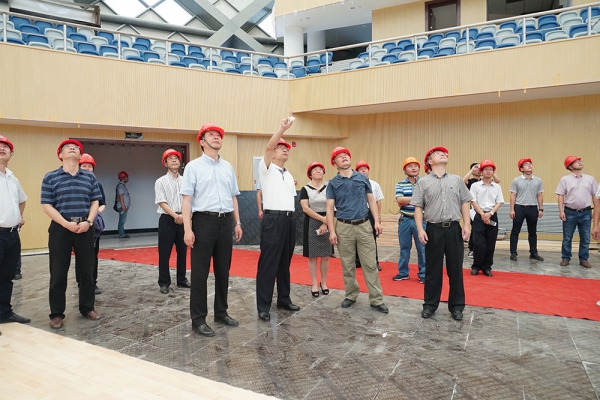 市委書記史濟(jì)錫、市長朱晨調(diào)研中立公司承建的民生項目工程