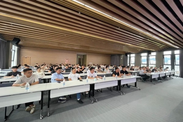 強(qiáng)化公司稅務(wù)、法務(wù)建設(shè) 增強(qiáng)風(fēng)險(xiǎn)防控能力 —浙江中立建設(shè)有限公司開(kāi)展稅務(wù)和法務(wù)培訓(xùn)會(huì)